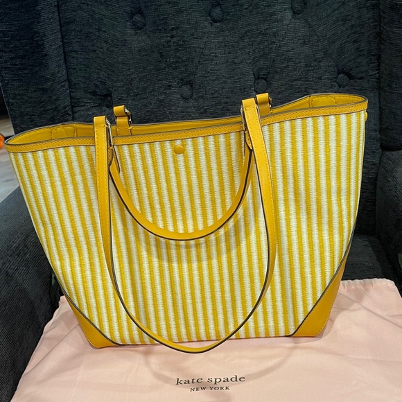 Kate Spade New York Yellow and White Buddie Striped Straw Tote Bag - Picture 5 of 10